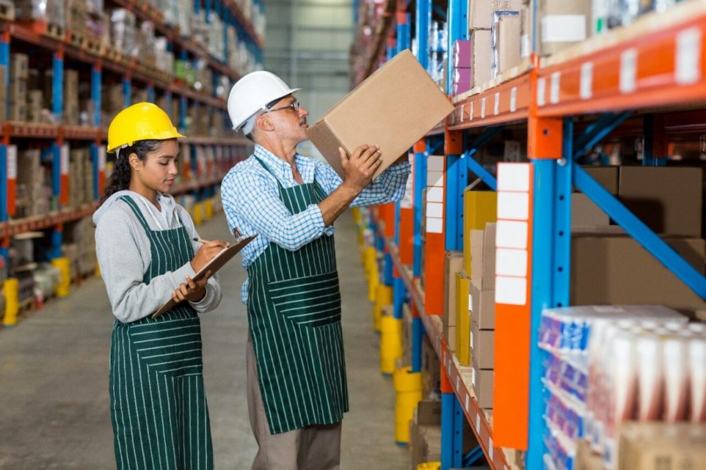 triple-e-training-adult-numeracy-training-is-important-man-and-woman-working-in-warehouse